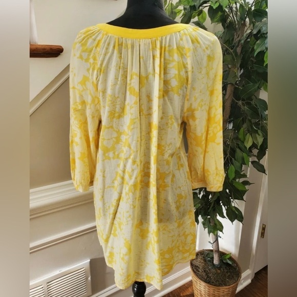 H&M Yellow & White V-Neck 3/4 Sleeve Shirt Dress - Picture 2 of 9